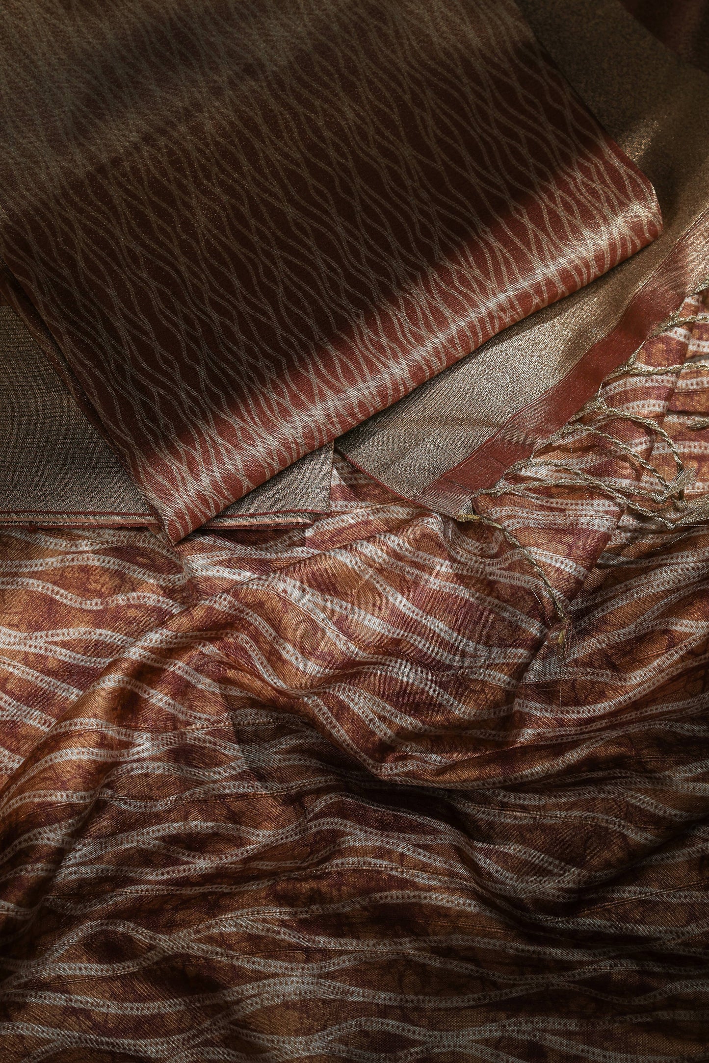 Gleaming Waves Sepia Premium Bold Border Kotha Handloom Saree Geetha Creation